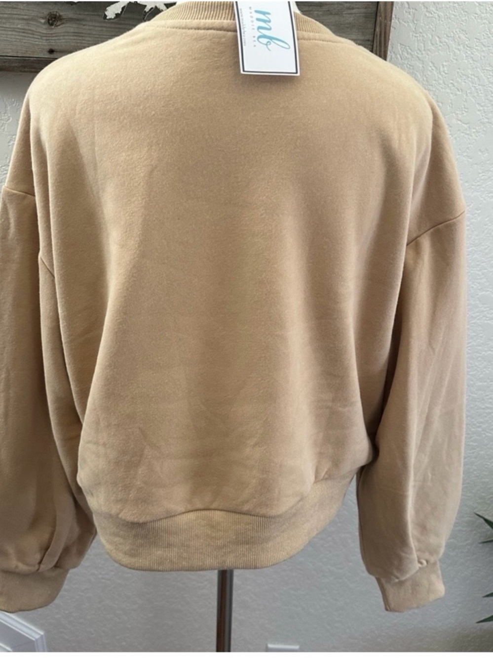 Queen of Sparkles Beige Sweatshirt with Turquoise Necklace Beaded‎ front size M - Picture 4 of 6